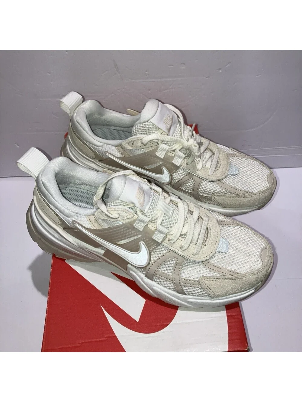 Nike V2K Run Sail Sanddrift Phantom Women's Size 8 Mesh Lace-Up HV3917-133 NEW